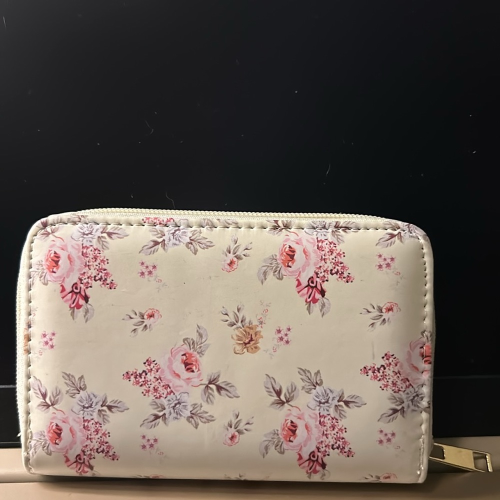 Floral wallet NWOT